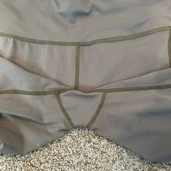 Sweaty Betty All Day Olive/Army Green Bike Shorts. Yoga. Athleisure. Pilates. S - Picture 4 of 10